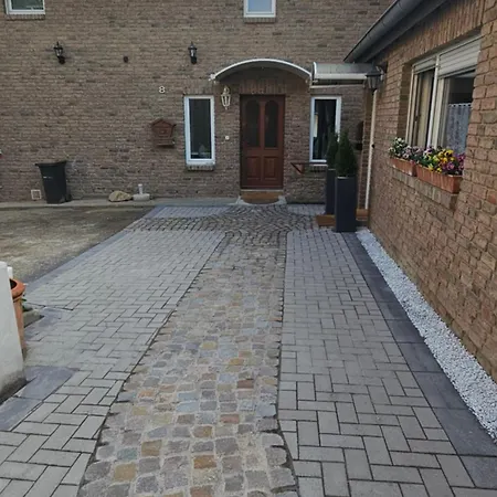 Maternus-fewo Am Wald Komplettes Grosses Haus 150m2 6 8 Personen Kueche 3 Baeder 3 X E-laden Raucherpavillon * Weilerswist